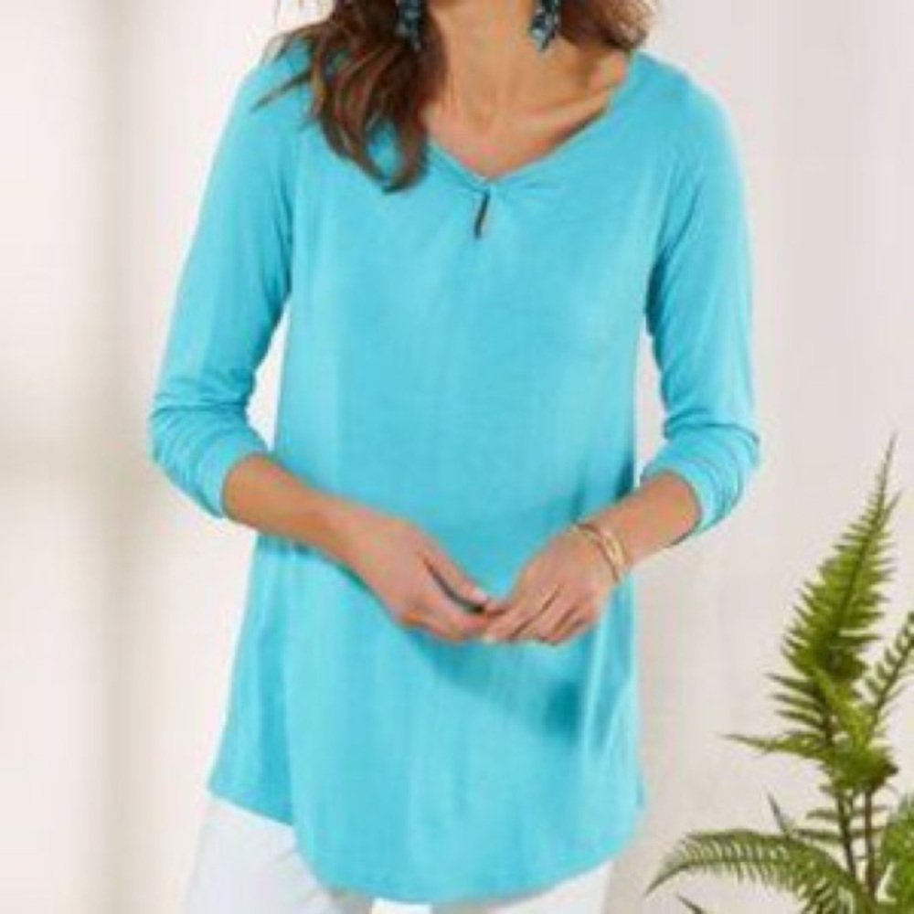 Soft Surroundings Key Hole twist tee aqua blue size medium